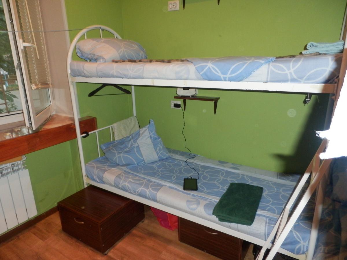 Yourhostel Svyatoshino Kiev Exteriör bild
