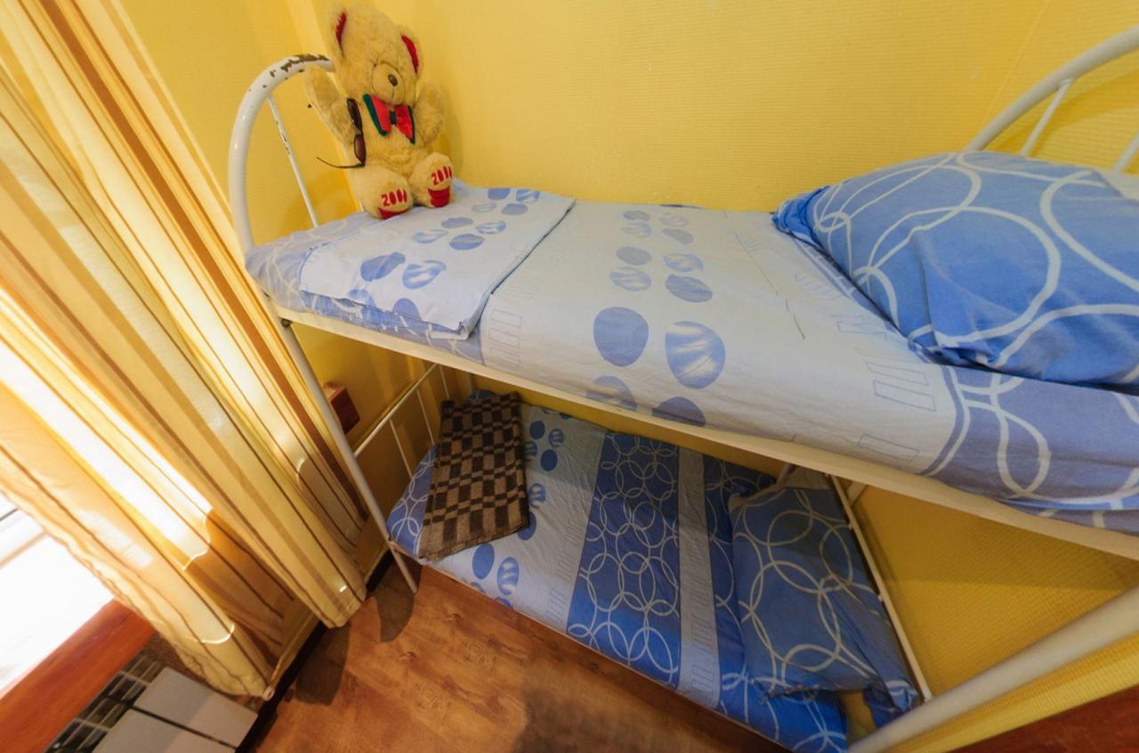Yourhostel Svyatoshino Kiev Exteriör bild