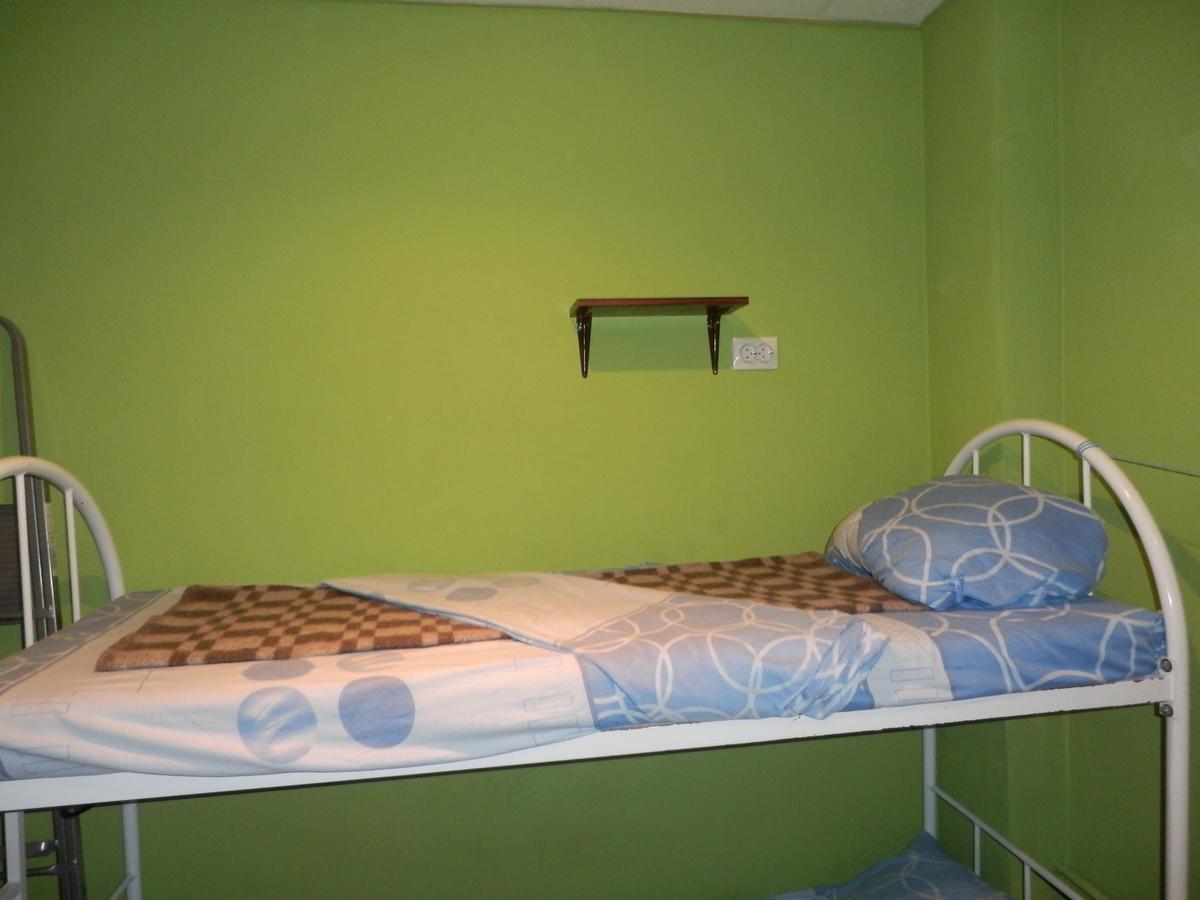 Yourhostel Svyatoshino Kiev Exteriör bild