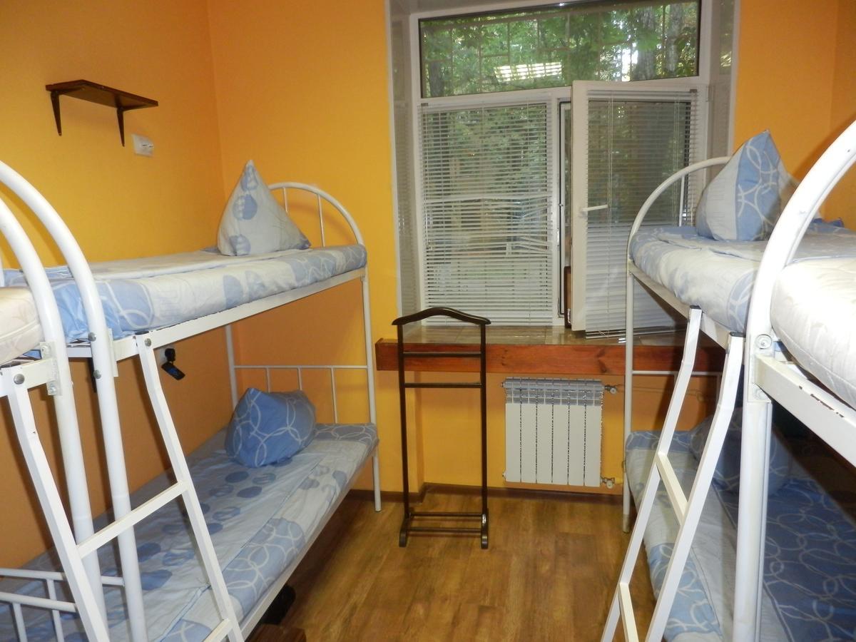 Yourhostel Svyatoshino Kiev Exteriör bild