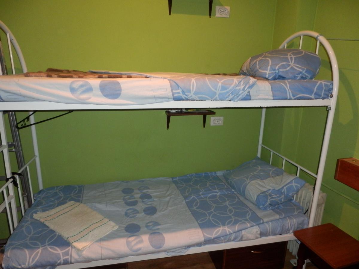Yourhostel Svyatoshino Kiev Exteriör bild