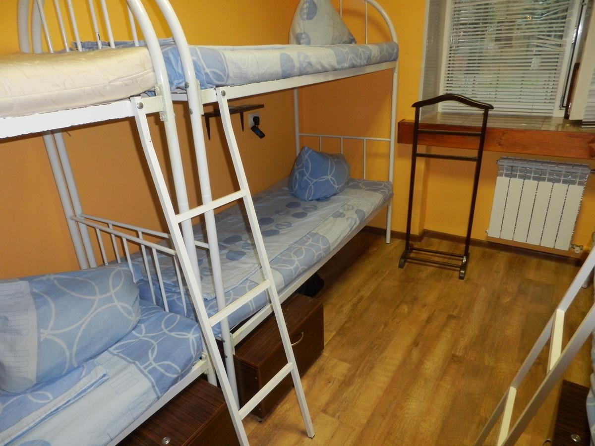 Yourhostel Svyatoshino Kiev Exteriör bild